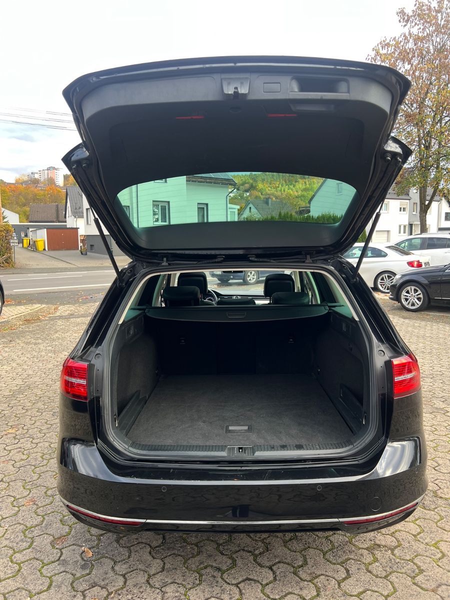 Fahrzeugabbildung Volkswagen Passat Variant Highline *DIGITALTACHO*CARPPLAY*