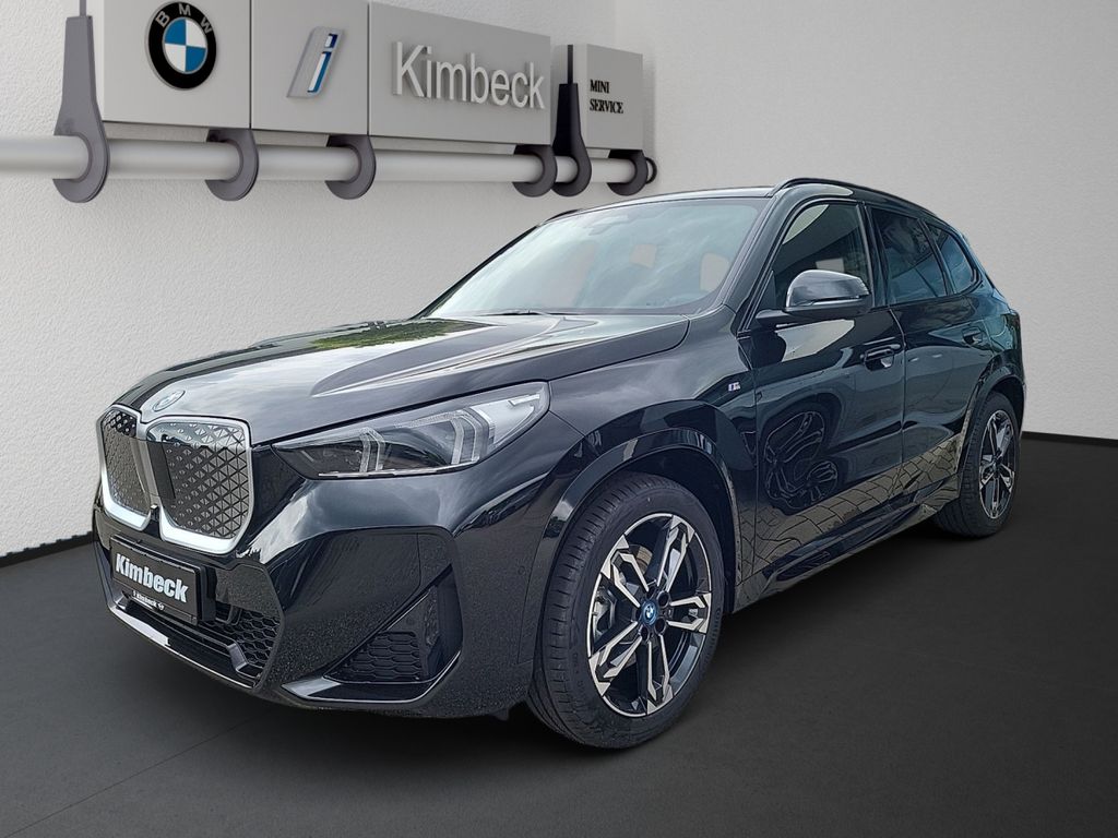BMW iX1