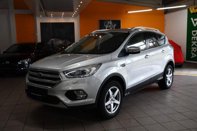 Ford Kuga Titanium 2,0TDCI 4x4 NAVI Kamera PDC uvm.