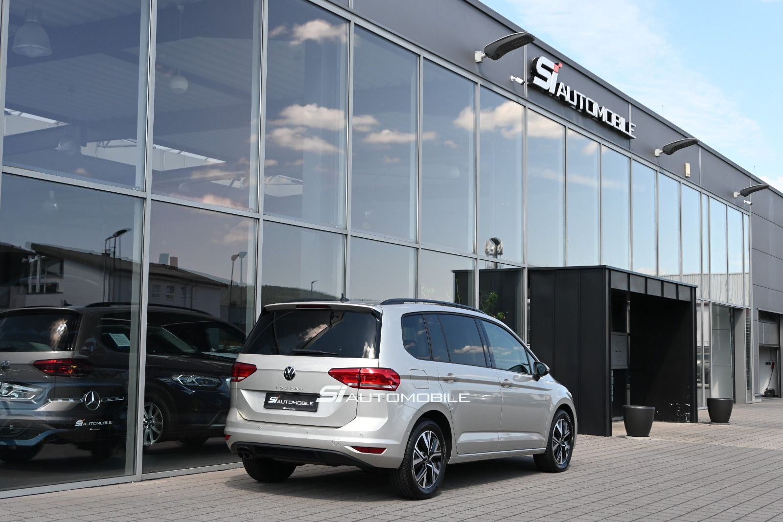 Fahrzeugabbildung Volkswagen Touran 2.0 TDI DSG Comfortline °UVP 58.943€°STHZ