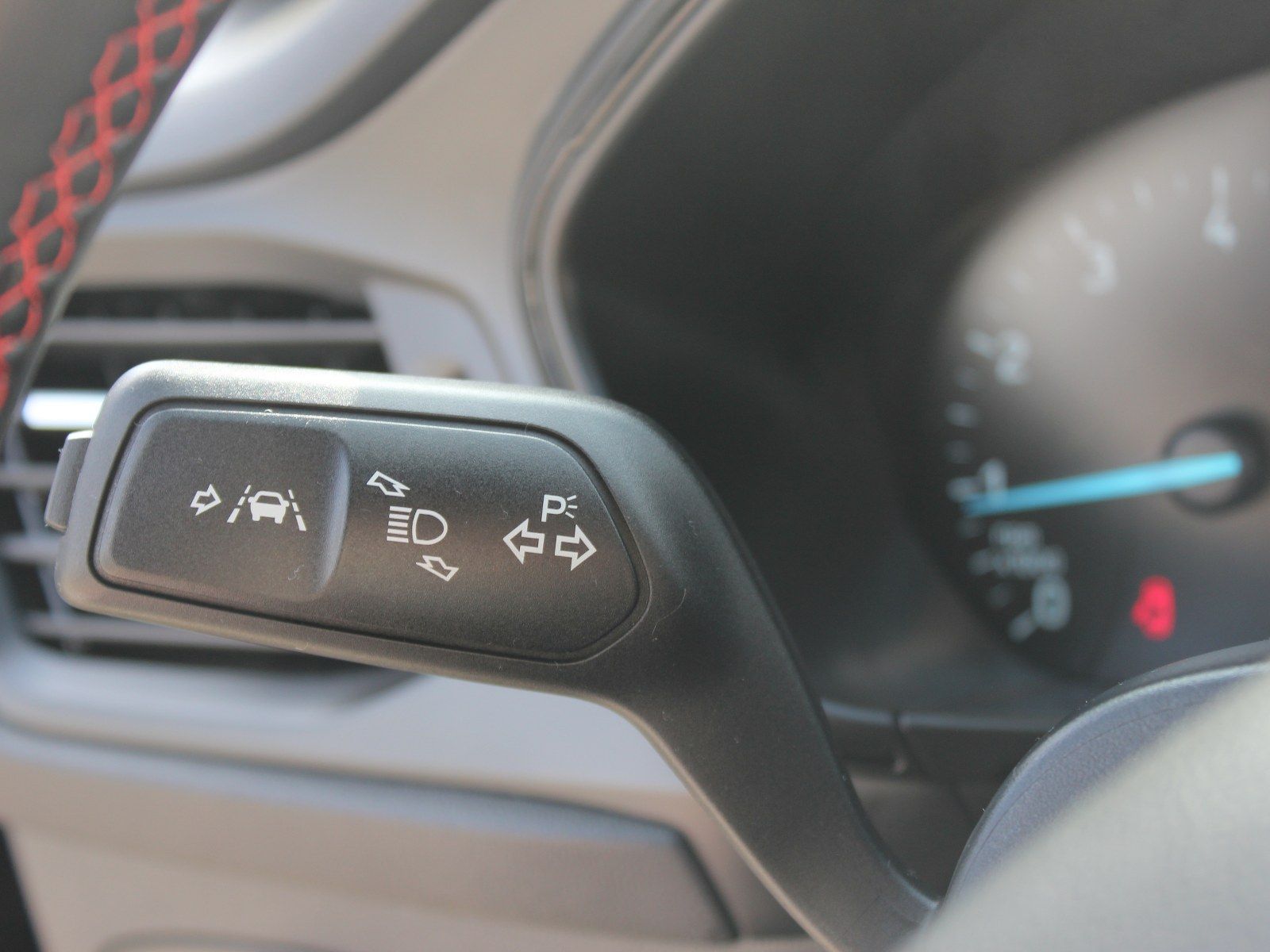 Fahrzeugabbildung Ford Focus ST-Line 1,0 EcoBoost Mild Hybrid