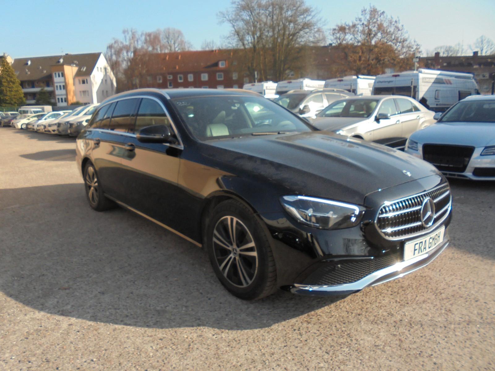 Mercedes-Benz E 220 d T Modell Widescreen Panoramadach Navi