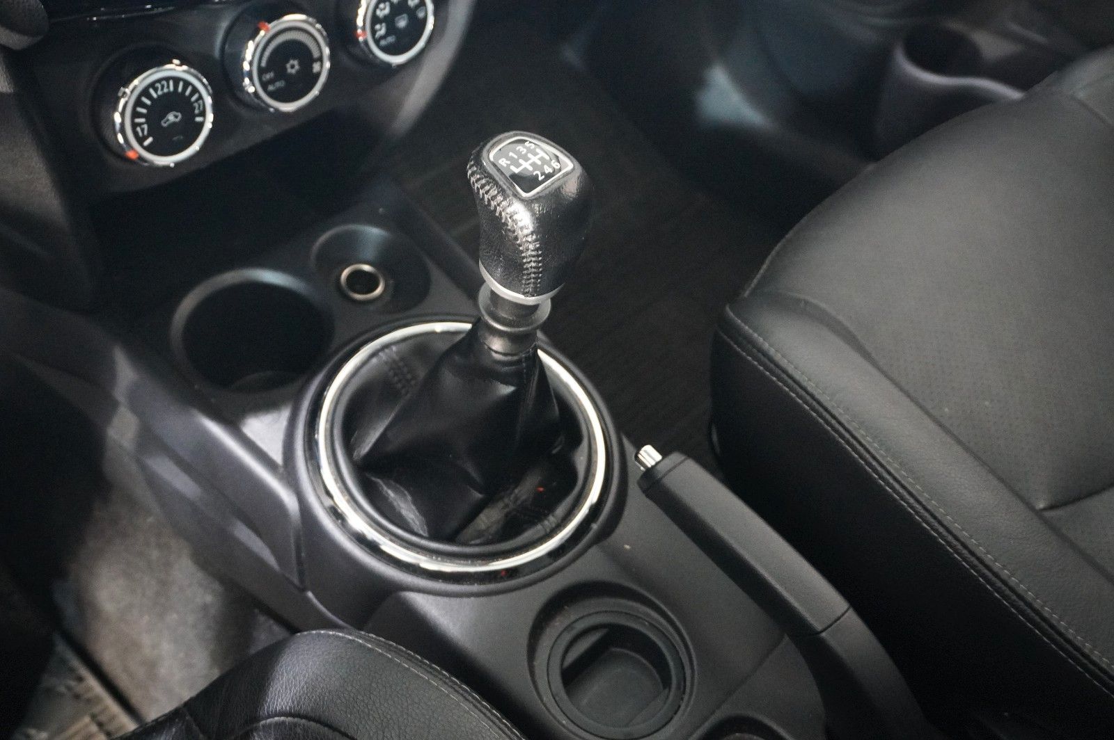 Fahrzeugabbildung Mitsubishi ASX 1.6D TOP 2WD NAVI/LED/KAMERA/PANO./SHZ/AHK