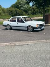 Opel Ascona C Berlina - Opel Ascona: A