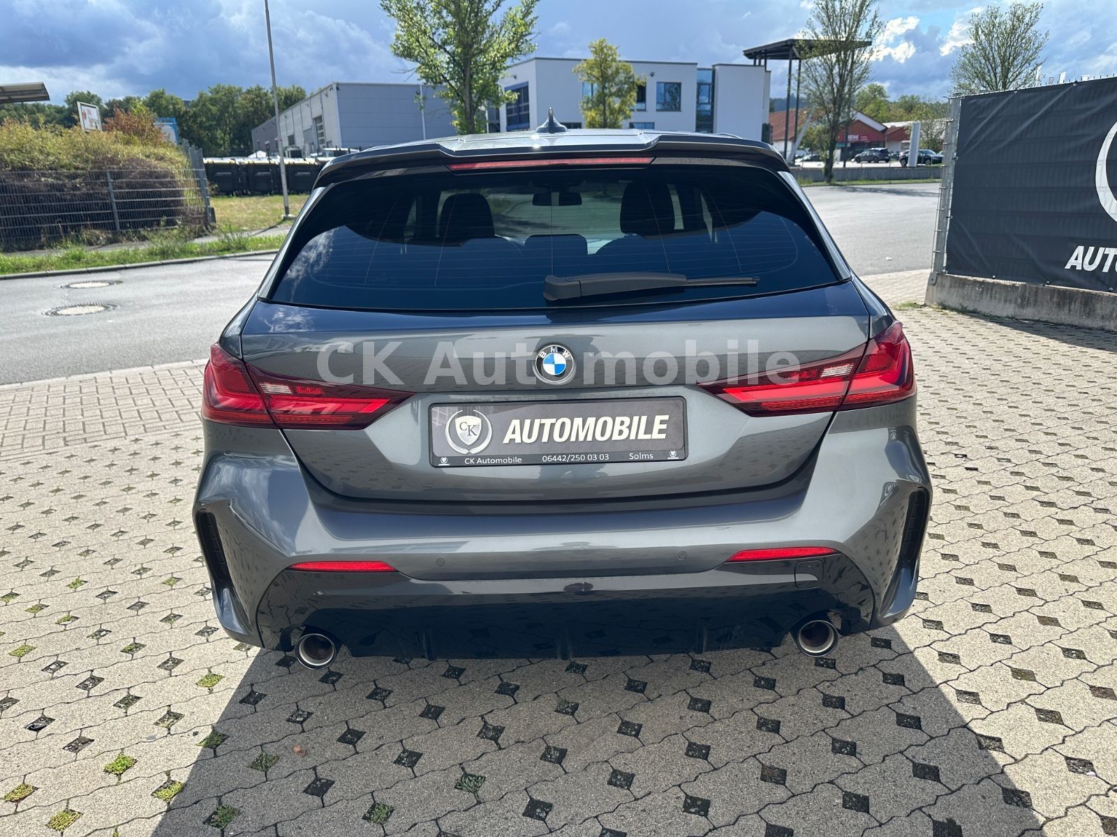 Fahrzeugabbildung BMW 118d M-Sport Shadow-Line/Navi/LED/PDC