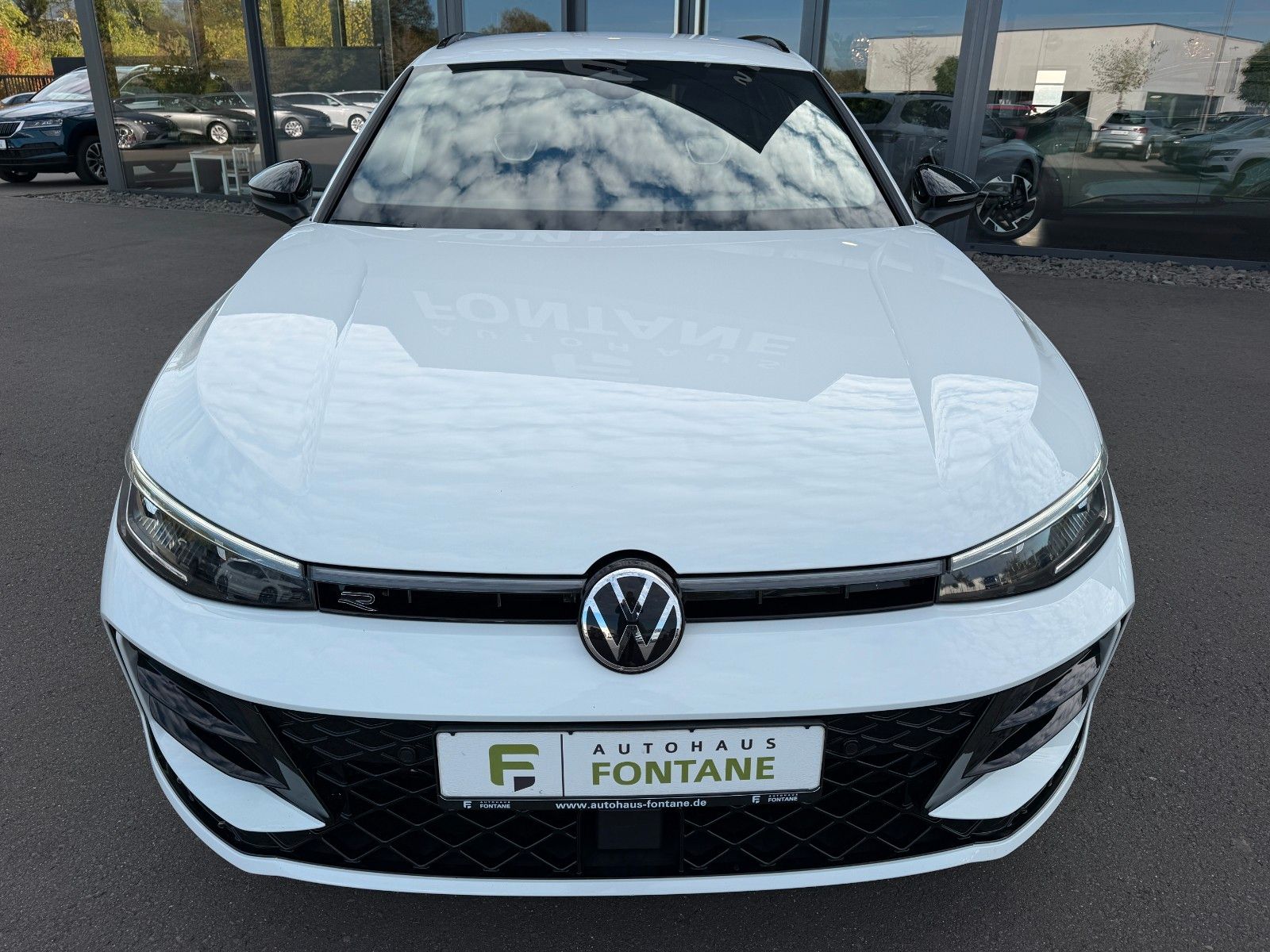 Volkswagen Passat Variant 2.0TDI 4Motion R-Line AHK Standhz foto 3