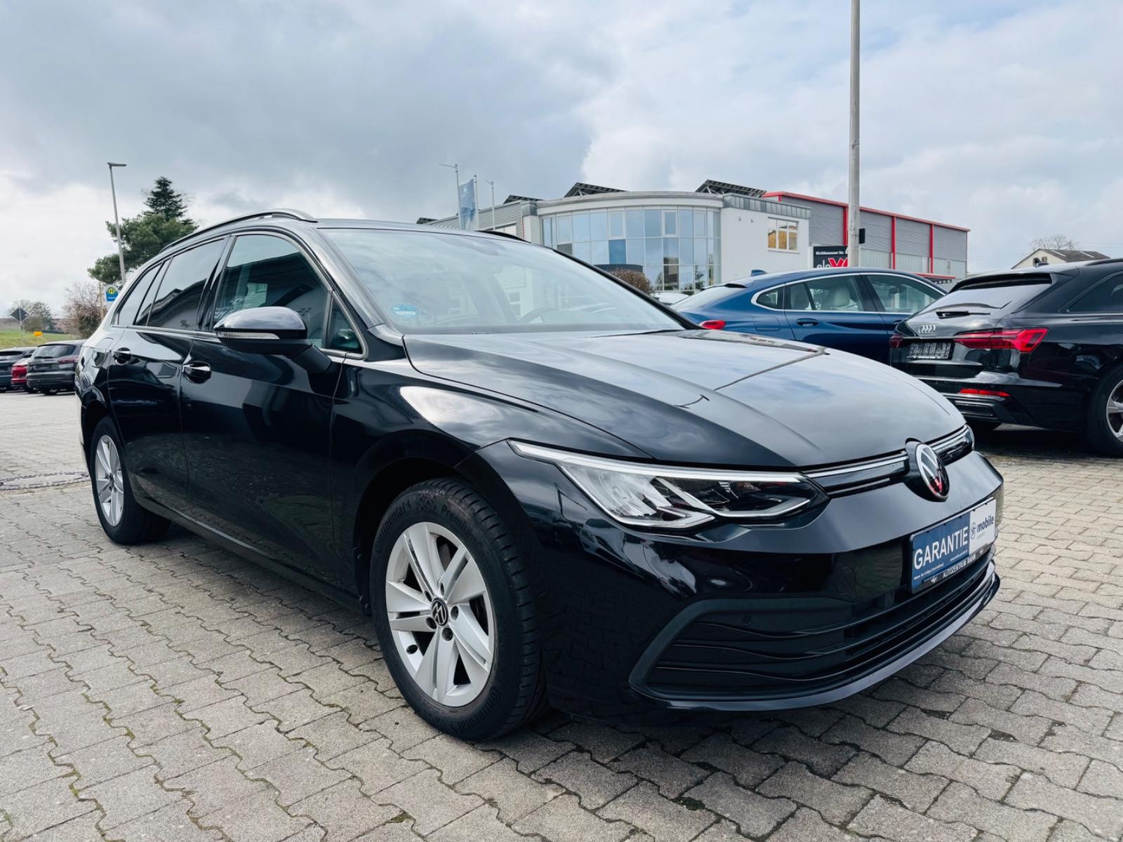 Volkswagen Golf VIII Variant 2.0+LED+APPLE+ACC+VIRTUAL