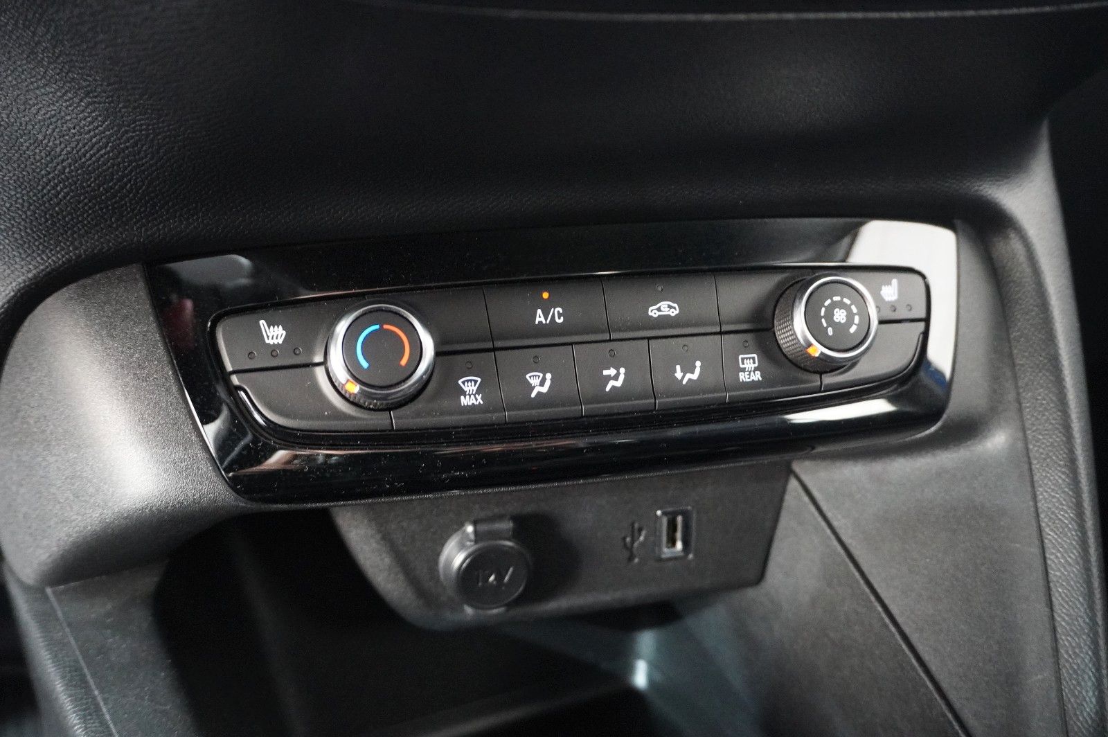 Fahrzeugabbildung Opel Corsa F 1.5D ELEGANCE NAVI/LED/KAMERA/VIRT./DAB+