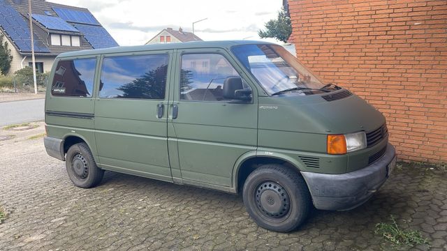 Volkswagen T4 Syncro Bundeswehr 2,5 TDI ACV