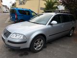 Volkswagen Passat BJ 05, Familien Paket, Anhängerkupplung  - Volkswagen Passat aus 2005: Kombi