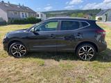 Nissan Qashqai 1.6 DIG-T Tekna+ Tekna+ - Nissan Qashqai mit Benzin-Antrieb: Limousine, 1.6