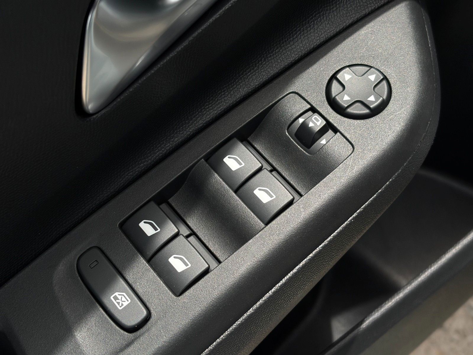 Fahrzeugabbildung Opel Corsa F 1.2 DIT S&S Elegance Autom PDC CarPlay