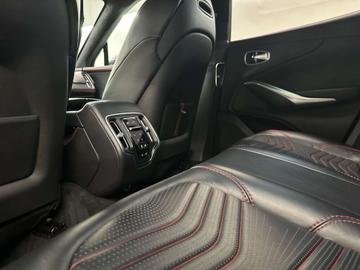 صورة مصغرة 15 لـ 2021 Aston Martin DBX