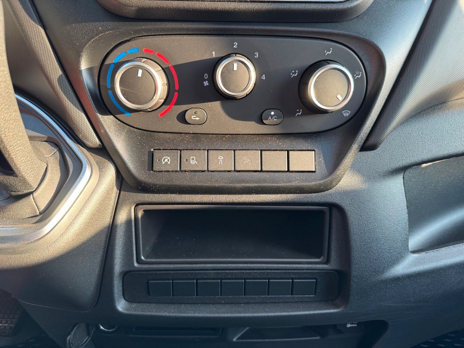 Fahrzeugabbildung Iveco Daily 35S16 HA8 *Rampen*L3.500mm*Automatik*AHK*