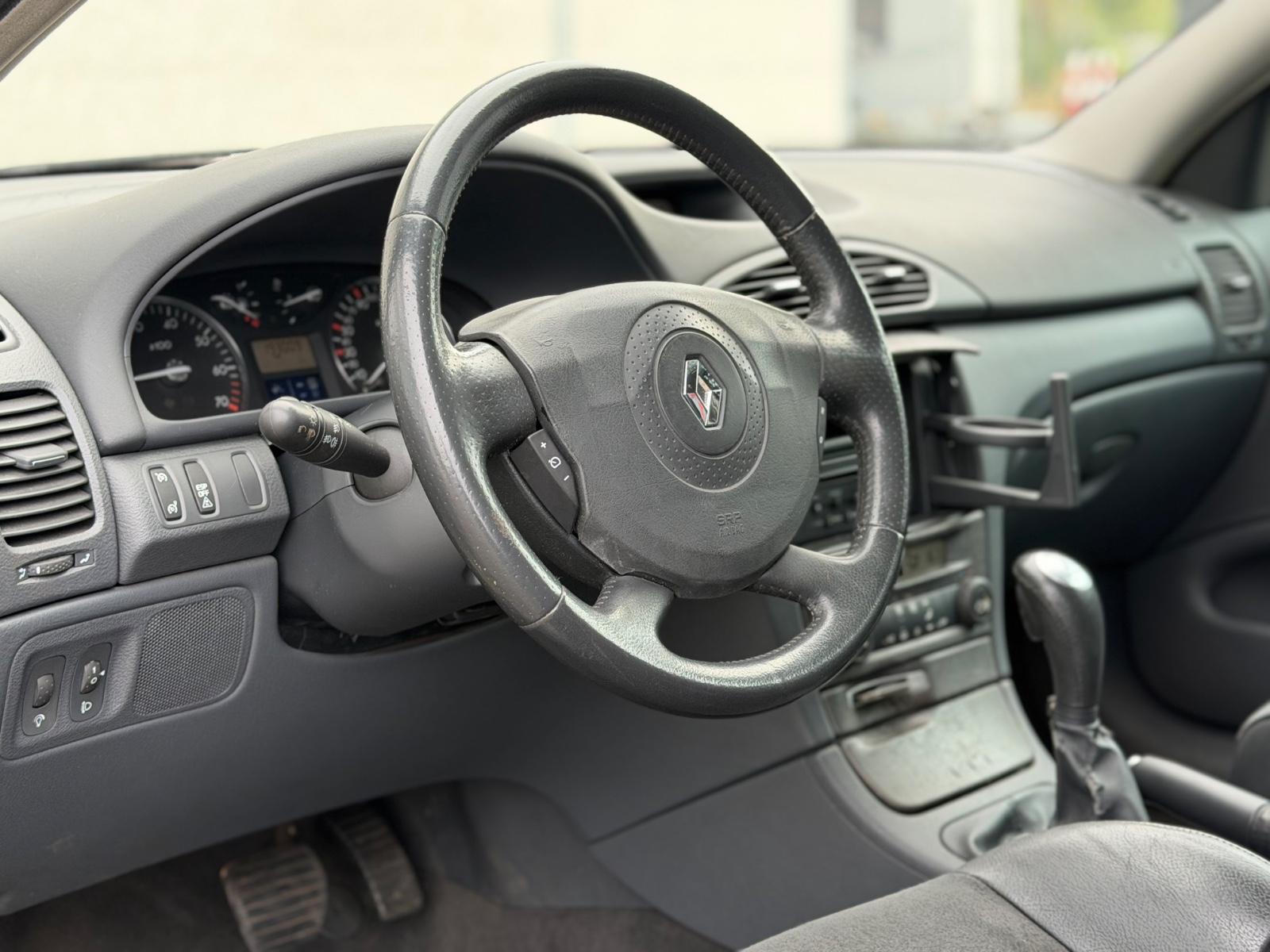 Renault Laguna 2004 — photo 11
