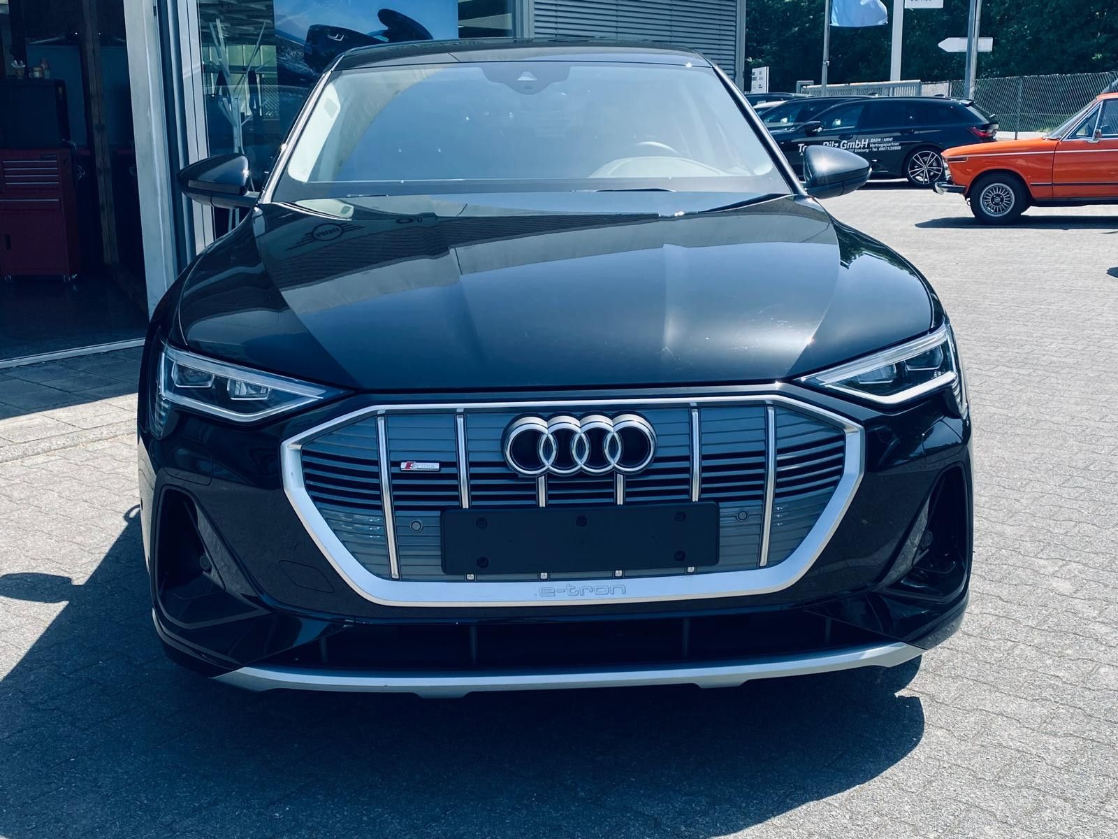 Fahrzeugabbildung Audi e-tron 55 Quat S LINE LUFT+LED+NAVI+SHZ+KAM+B&O+