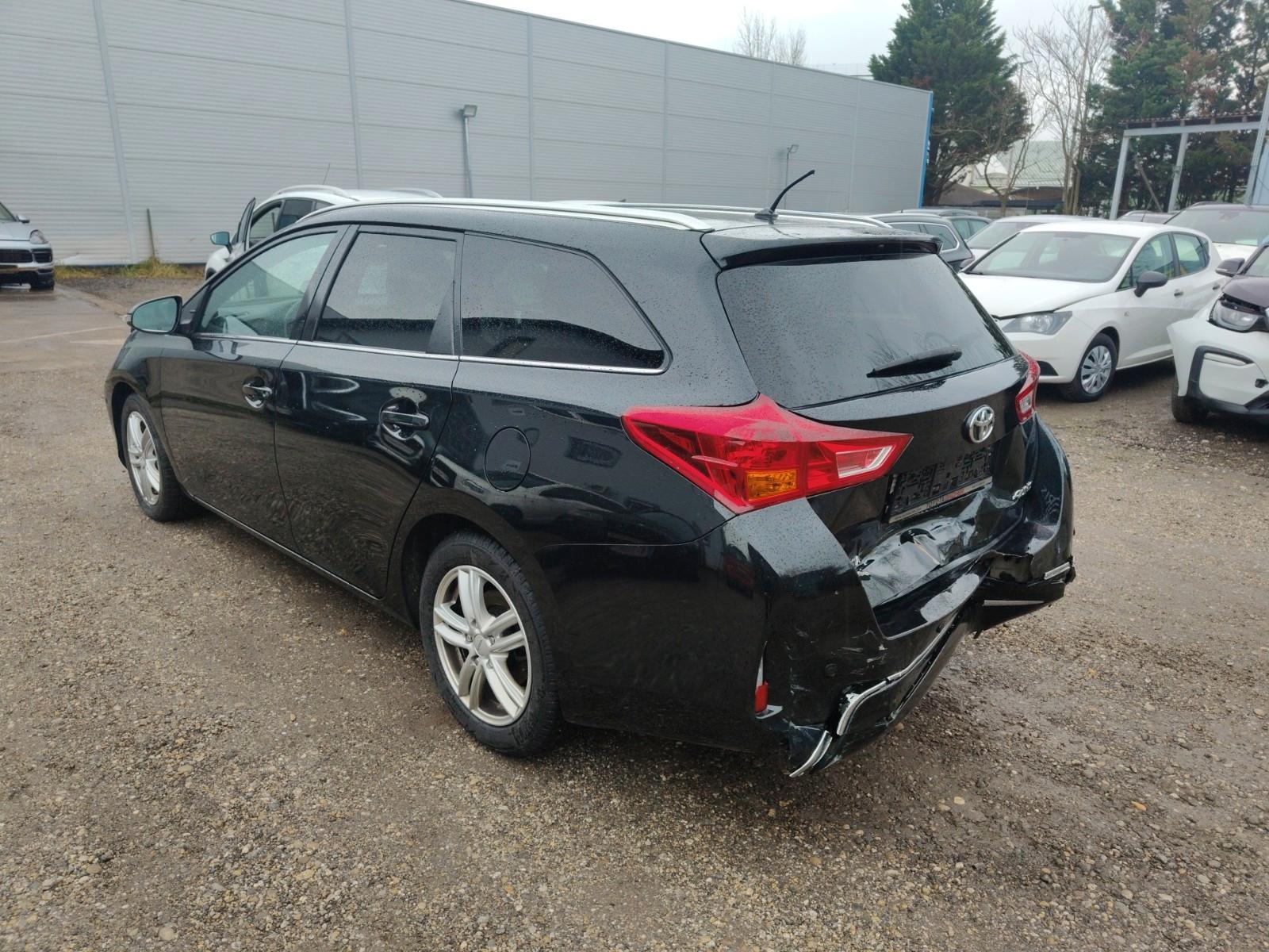 Toyota Auris 2015 — photo 6
