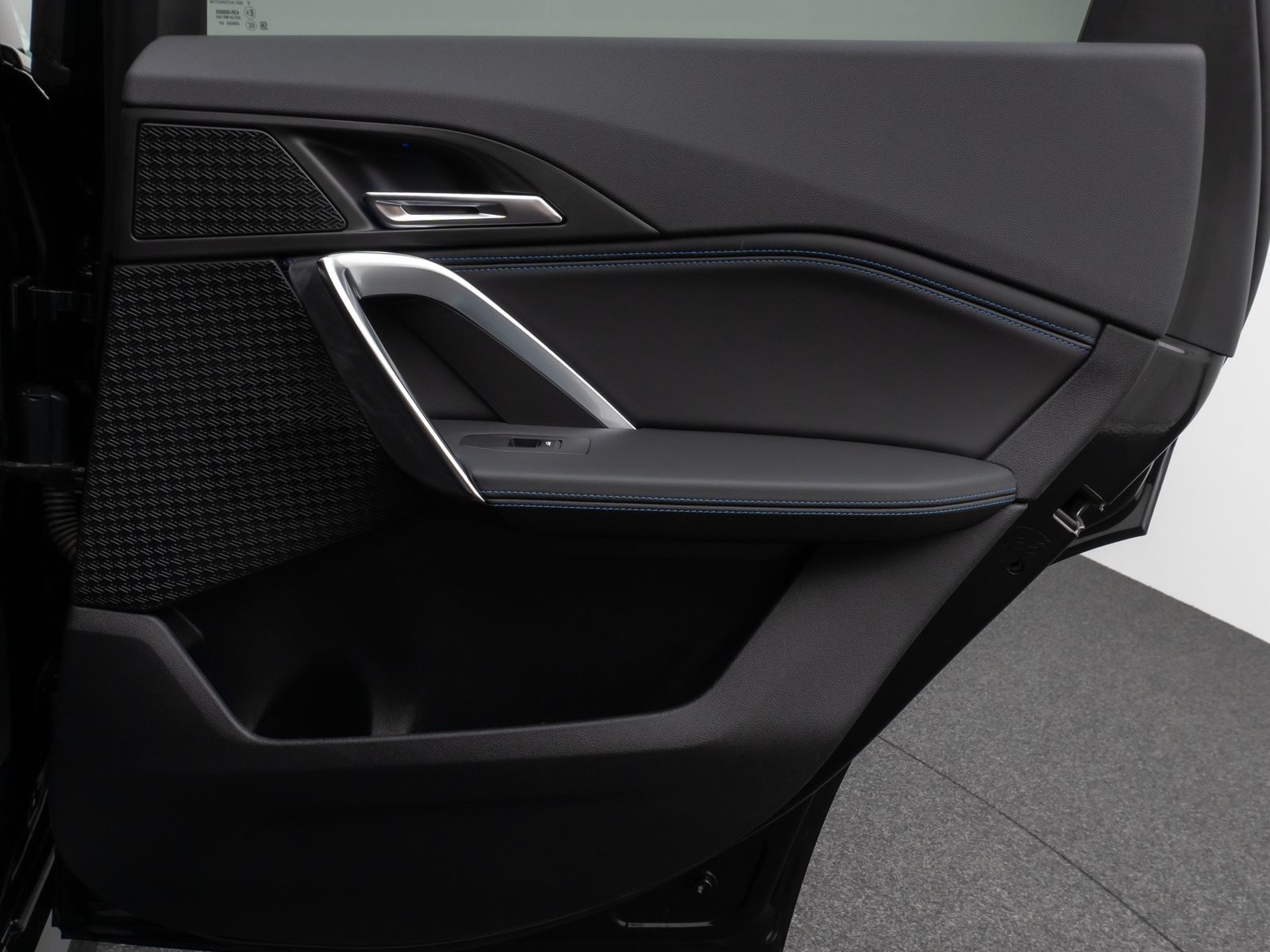 Fahrzeugabbildung BMW iX1 xD30 M Sport Kamera DAB Komfort Fernlichtass
