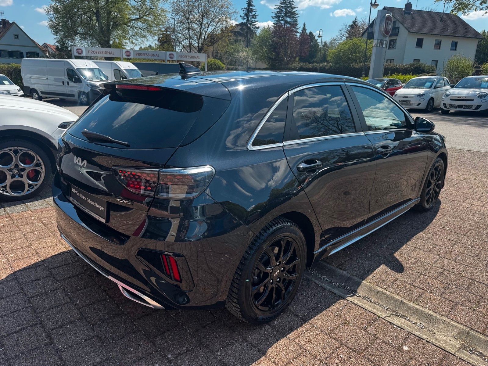 Fahrzeugabbildung Kia CEED 1.5T DCT7 GTL BENZIN 160 PS KAMERA NAVI