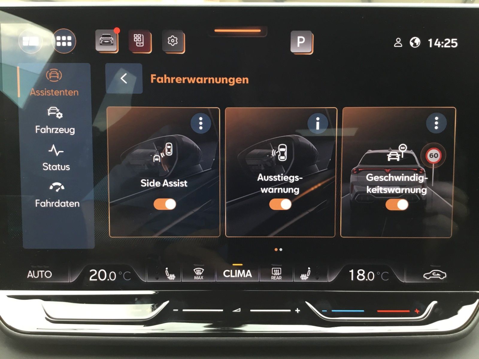 Fahrzeugabbildung CUPRA Terramar 1.5 eTSI DSG+AHK+Pano+360°+Headup+ACC