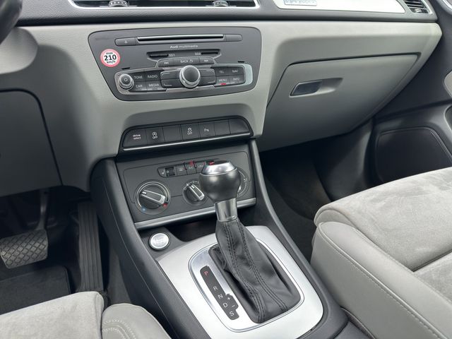 Q3 2.0 TDI quattro sport S-tronic SHZ NAVI LED