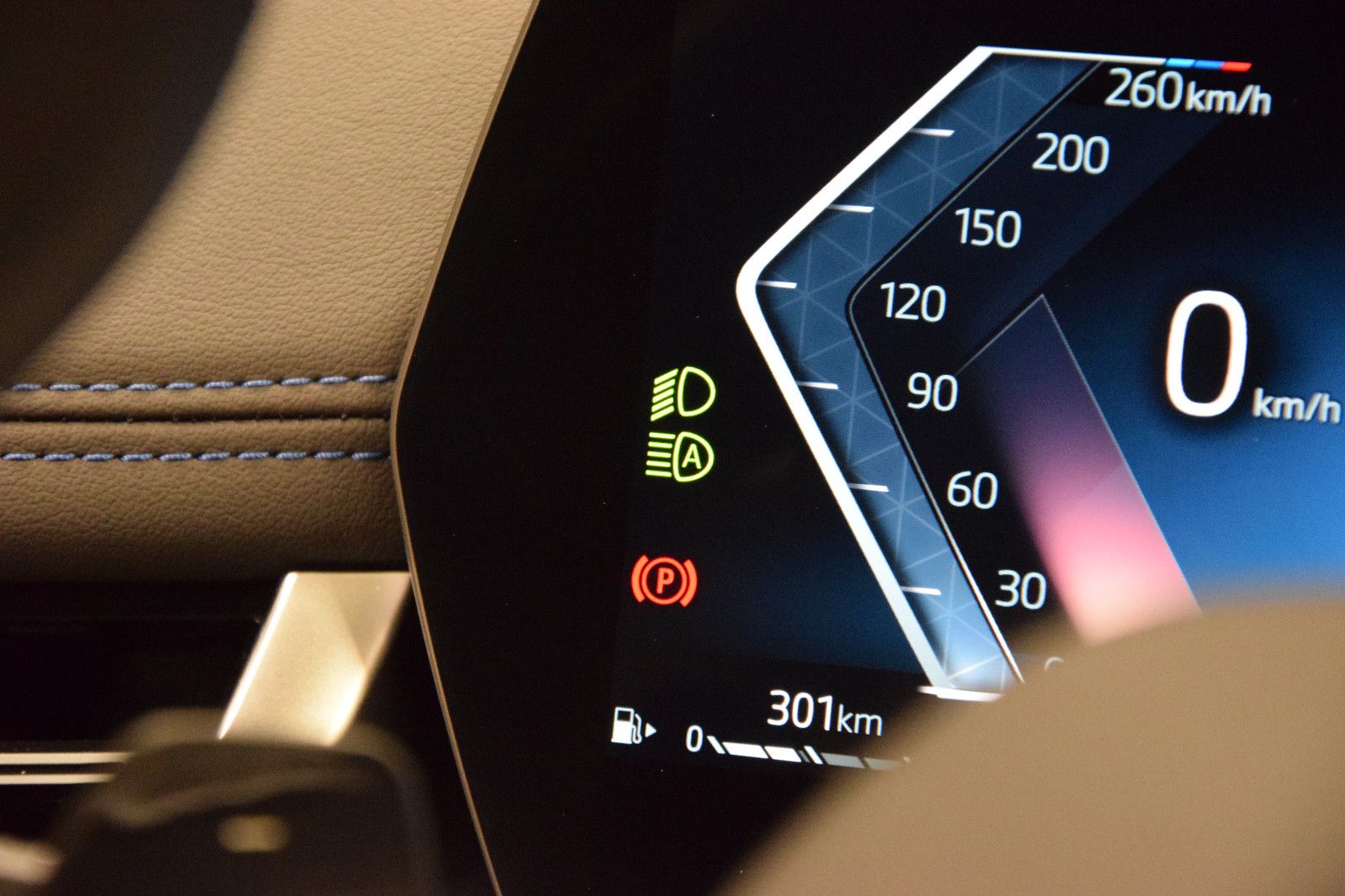 Fahrzeugabbildung BMW 223i Active Tourer xDrive M Sport HuD Pano h/k