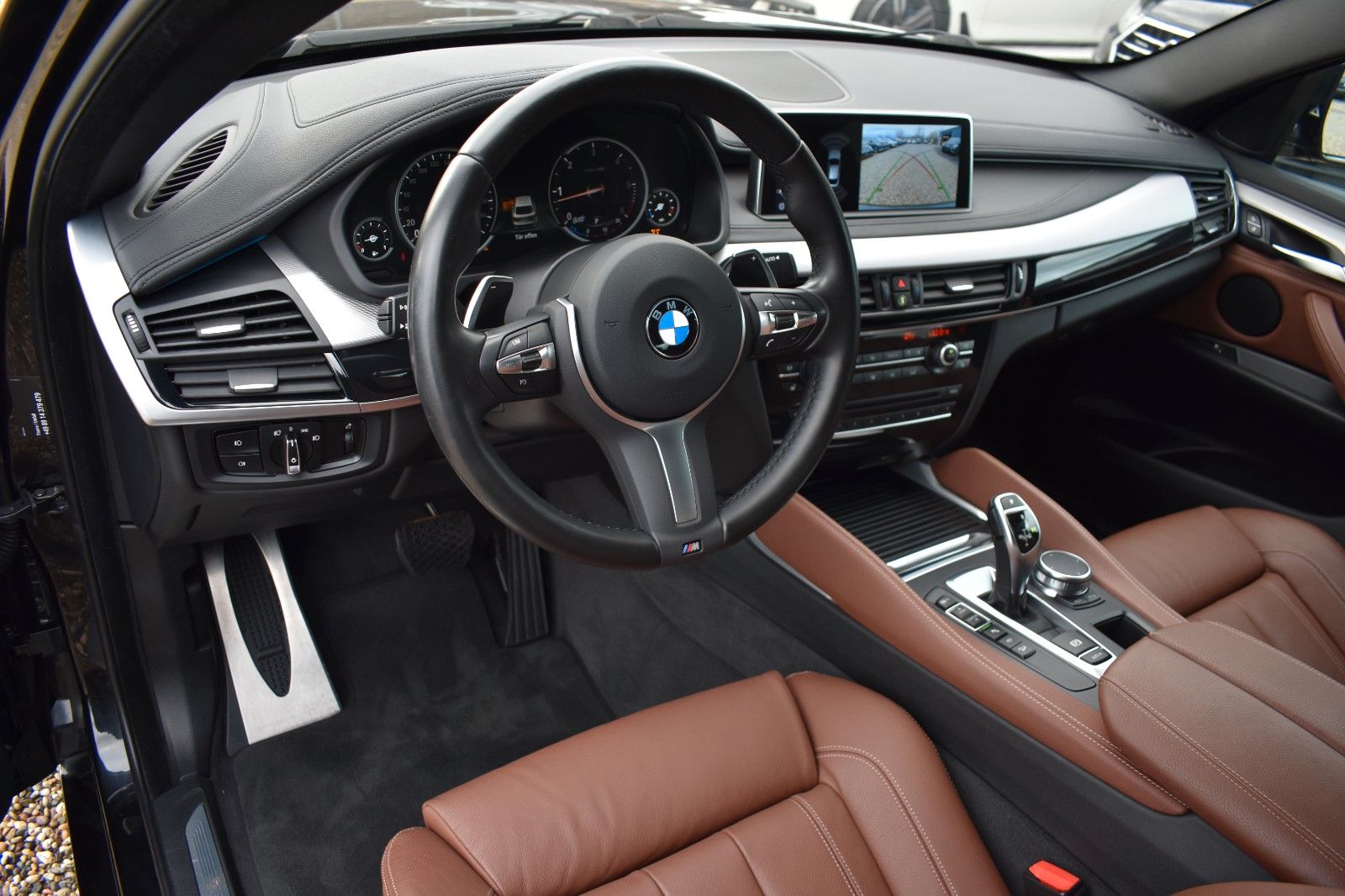 Fahrzeugabbildung BMW X6 xDrive 30 d M Sport Keyless-Go GSD HUD