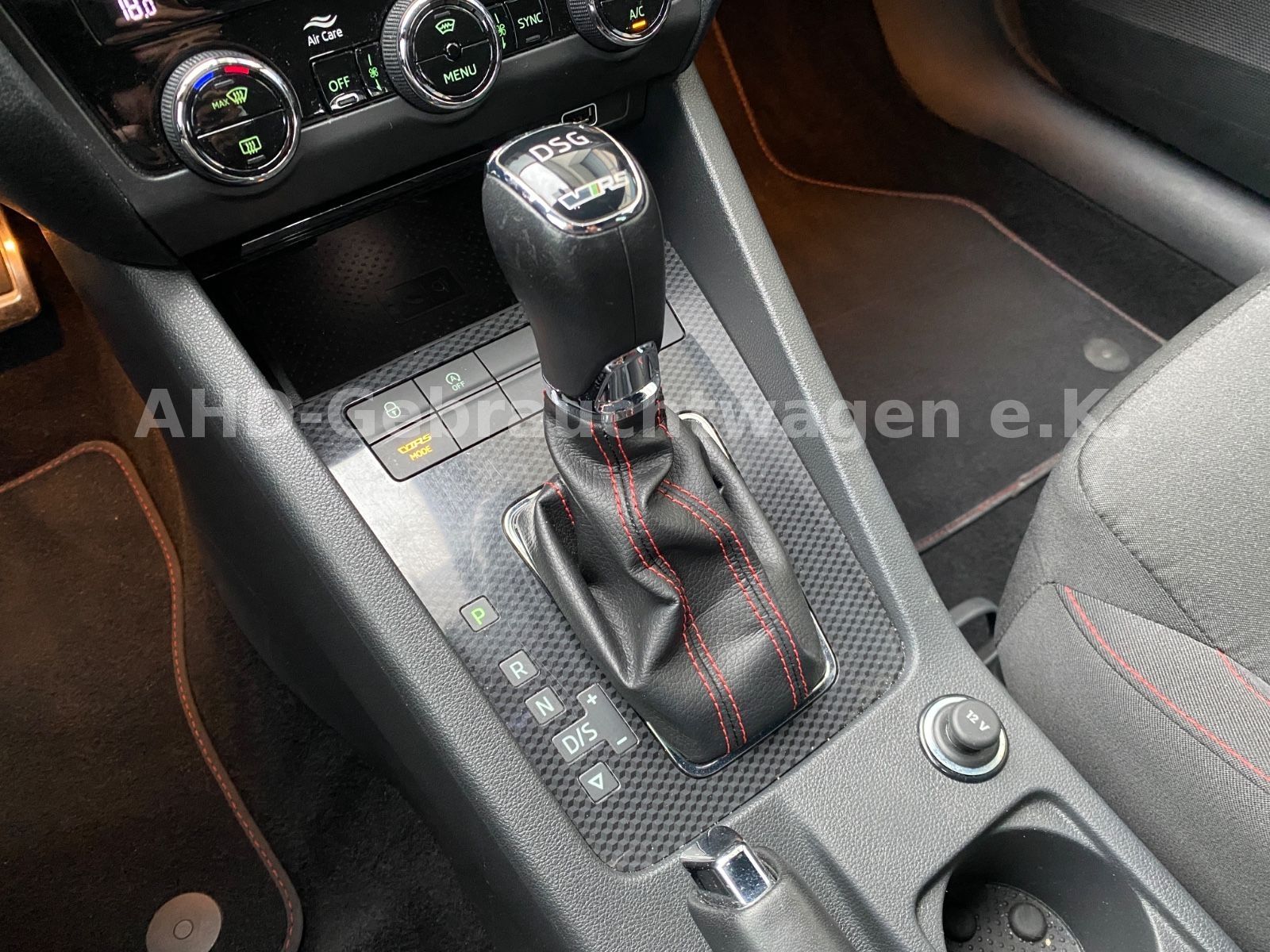 Fahrzeugabbildung SKODA Octavia Limousine RS 4x4 Challenge 2.0 TDI DSG