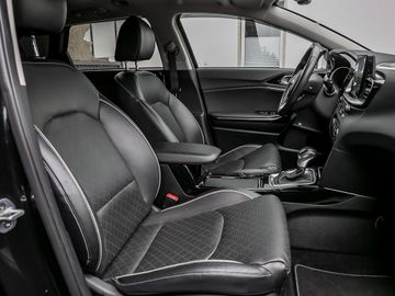 Kia Ceed Sportswagon Platinum Edition Stauassistent