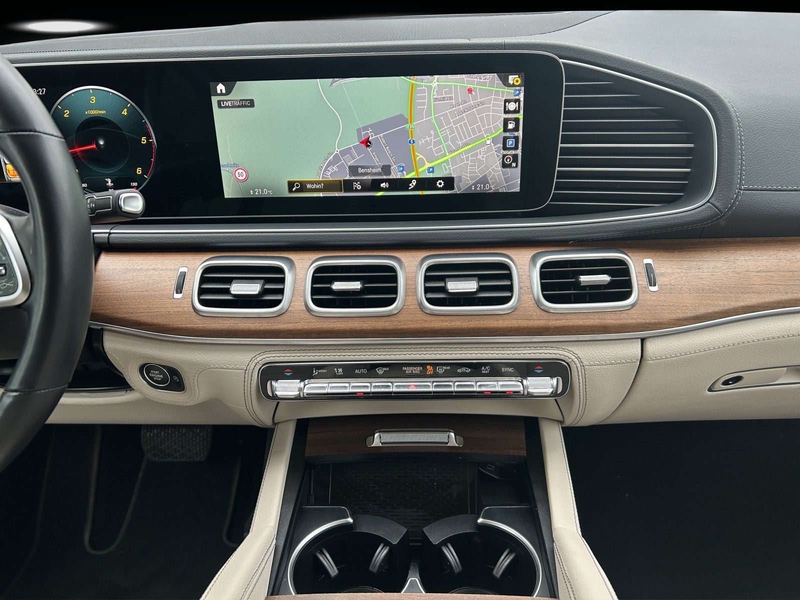 Fahrzeugabbildung Mercedes-Benz GLE350d Cpé AMG Exclu MLED Night AIRMATIC Sitzkl
