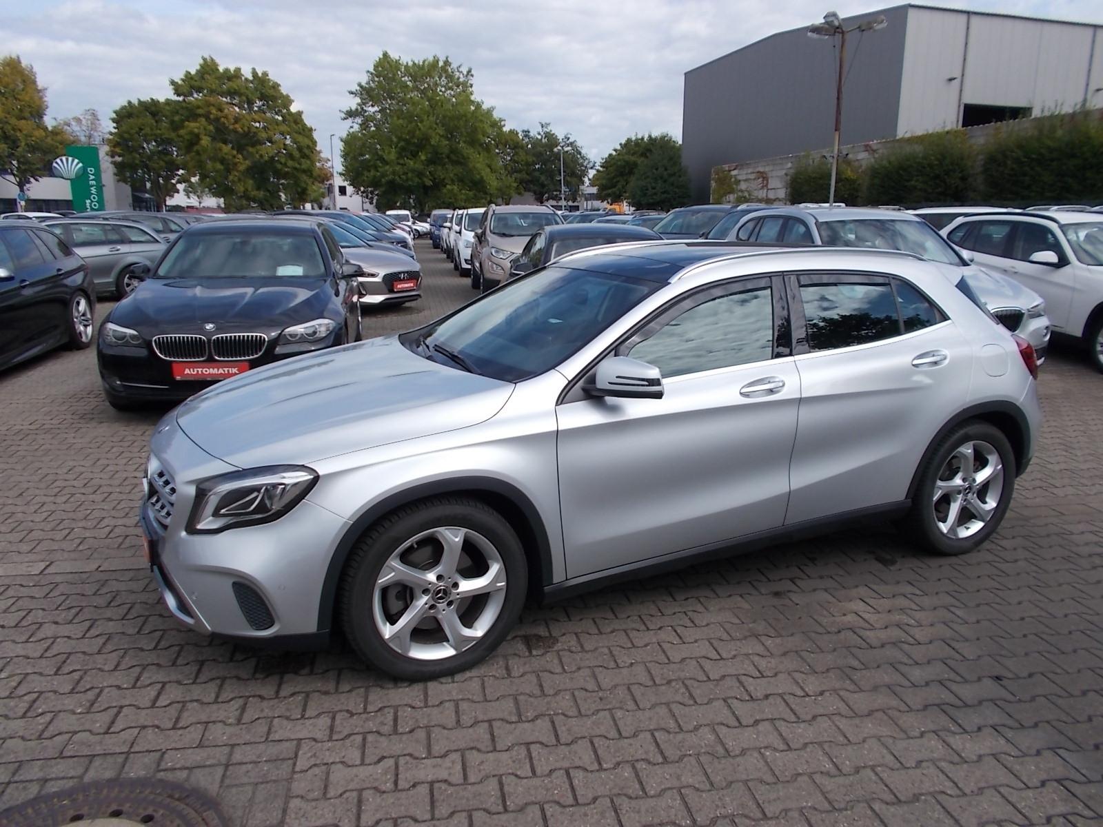 Mercedes-Benz GLA 220 4Matic, Navi PanoSD Park Ass., Allwetter