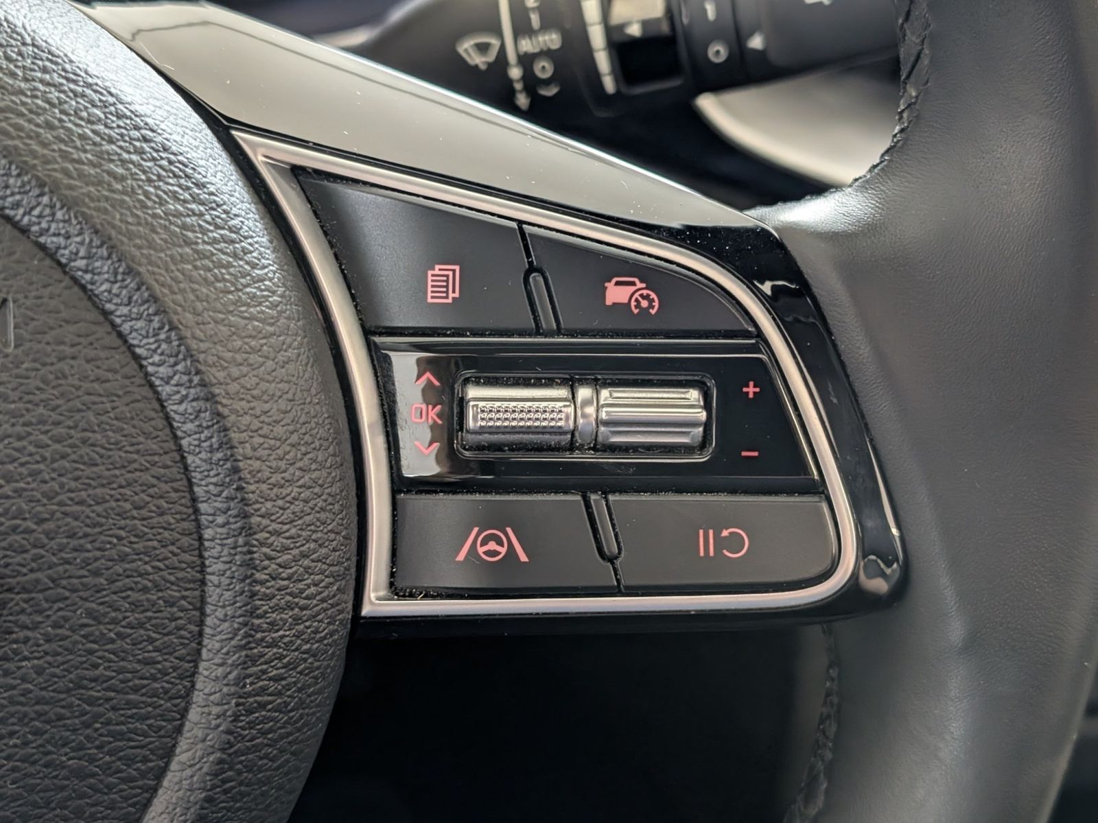 KIA XCeed 1.6D 48V Spirit Xclusive Glasdach – Bild 33