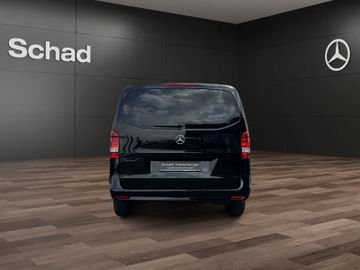 Mercedes V 220 - 6