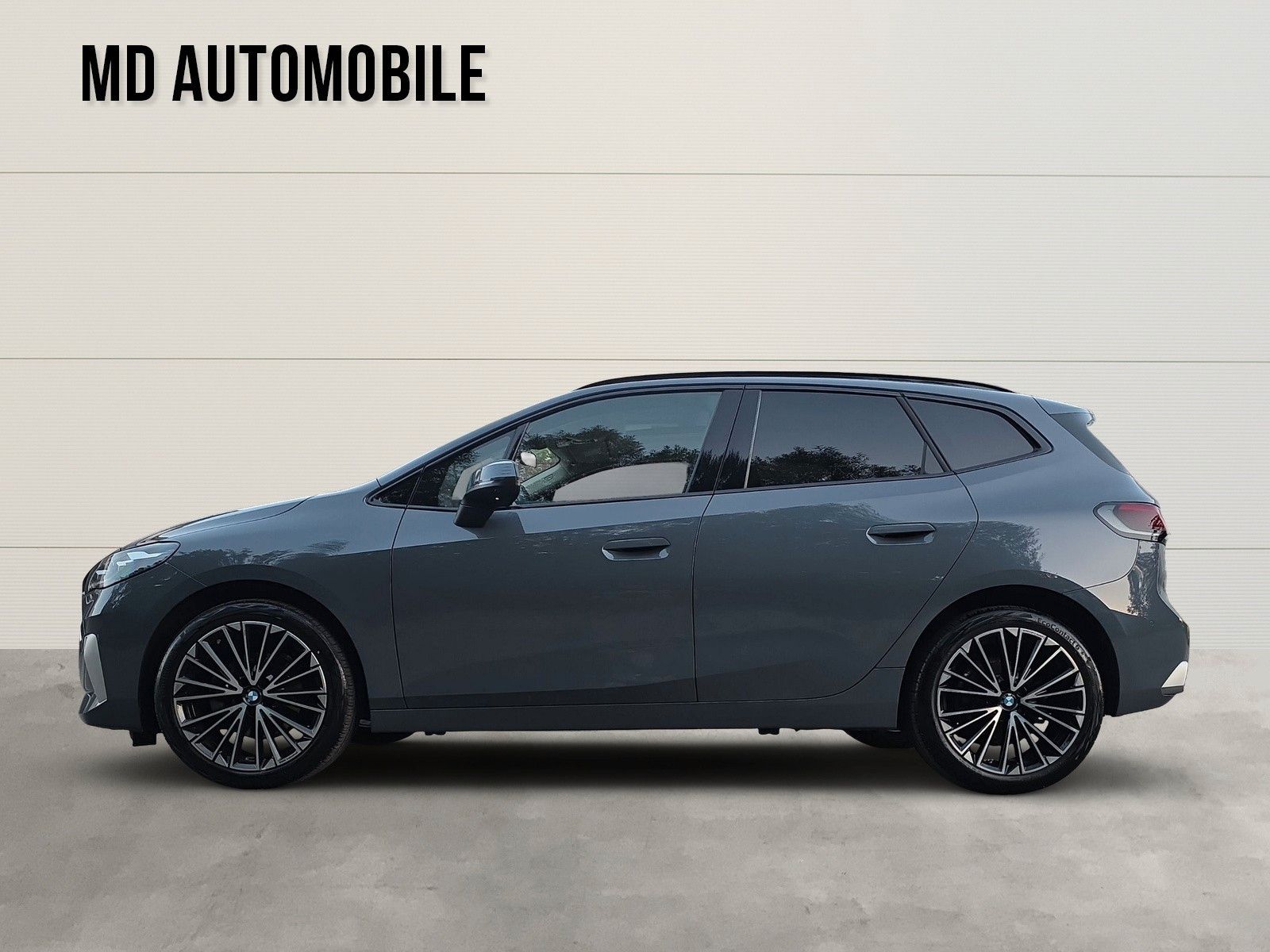 BMW 218i Active Tourer Luxury Line Panorama 360% foto 2