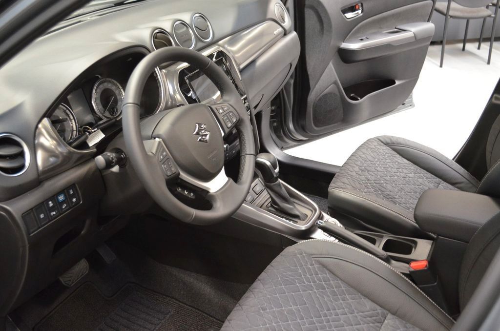 Fahrzeugabbildung Suzuki Vitara 1.5 DUALJET Hybrid Comfort+ AGS Allgrip