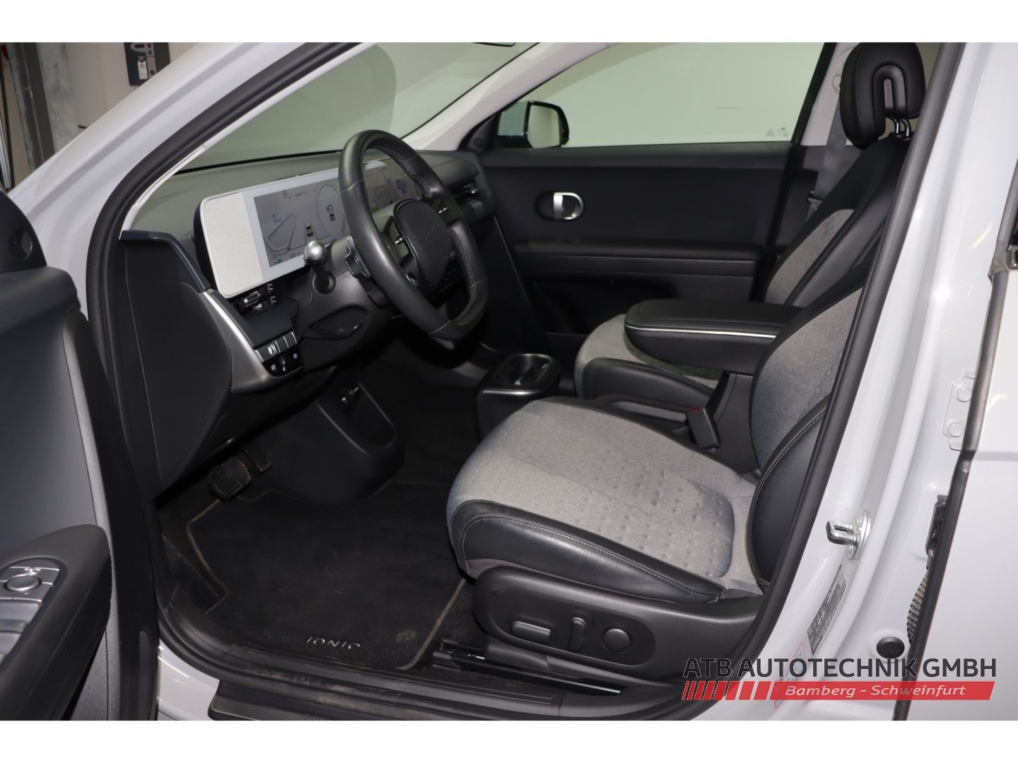 Fahrzeugabbildung Hyundai IONIQ 5 98,5% SOH 77,4 kWh TECHNIQ Navi LED ACC