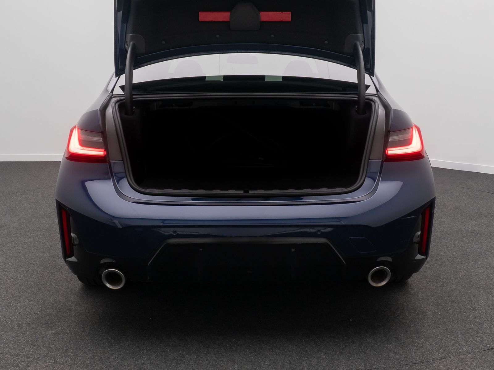 Fahrzeugabbildung BMW 320e M Sport DAB PDC Widscreen Individual 18Zoll