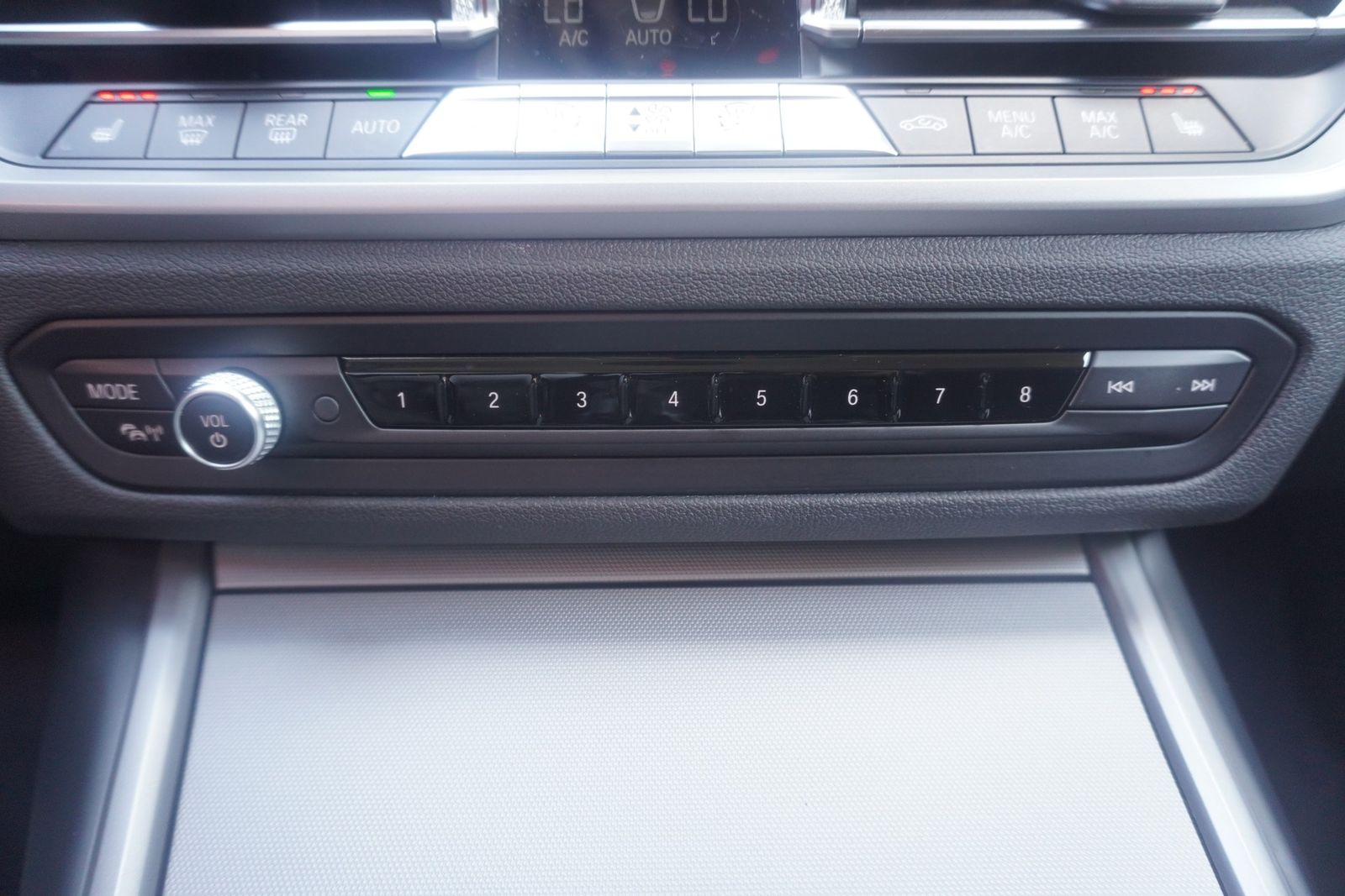 BMW 320e Advantage LED ACC Totwinkel Keyless-Go Navi foto 22