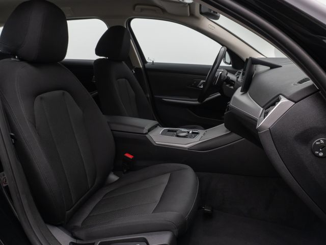 Foto Nummer 36: BMW 320d