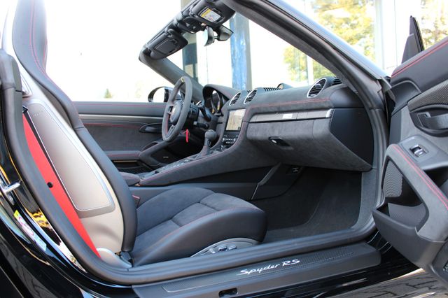 Porsche 718 SPYDER RS / WEISSACH-PAKET / LIFT / 18 Wege Porsche 718 SPYDER RS / WEISSACH-PAKET / LIFT / 18 Wege