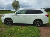 Mitsubishi Outlander 2.4 PHEV/4WD/AHK/SHZ/360/Garantie - Mitsubishi Plug-in Hybrid Outlander SUV