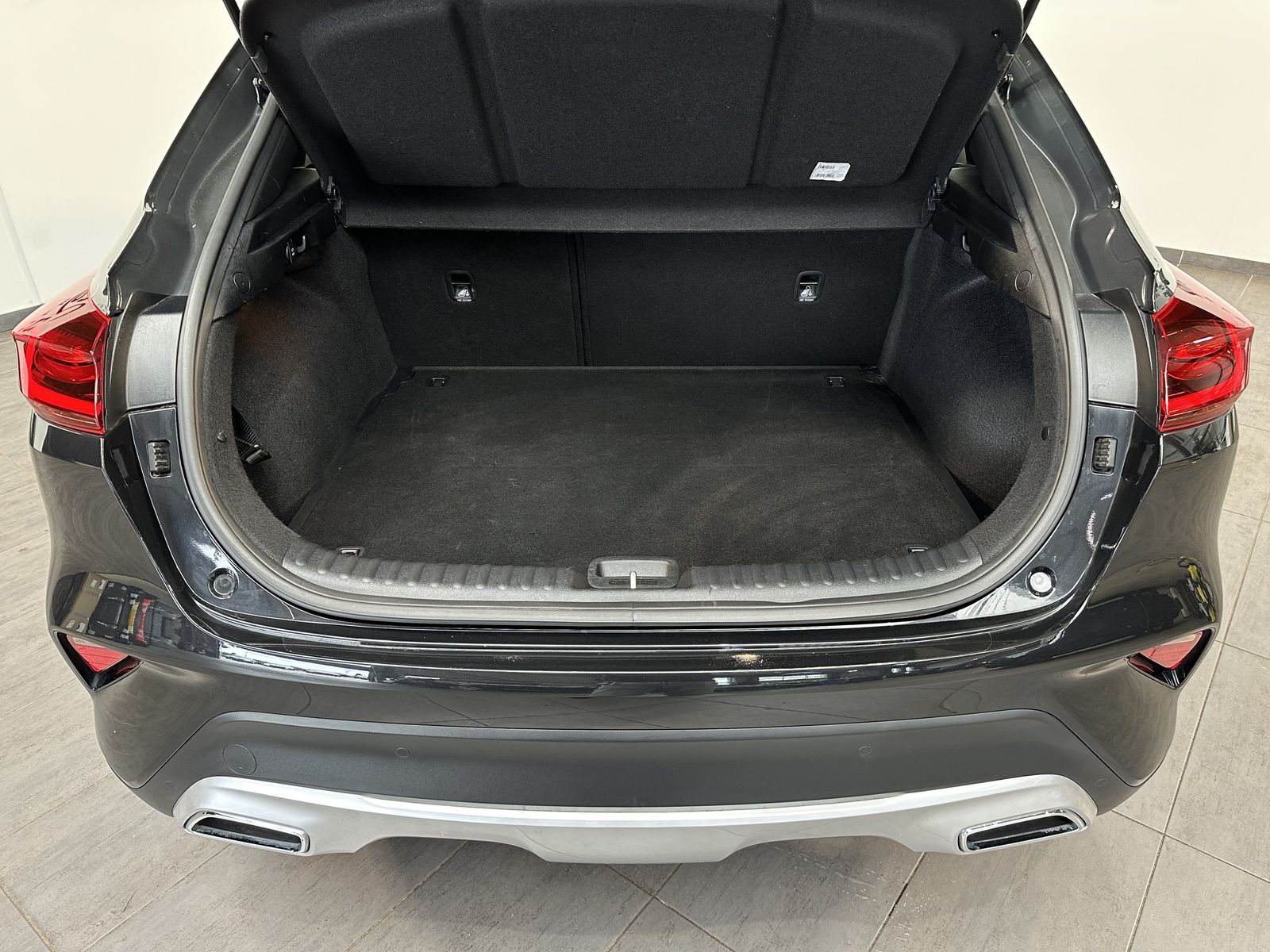 Fahrzeugabbildung Kia XCeed 1.5 T-GDI Vision NAV+LED+CARPLAY+KAM+DAB