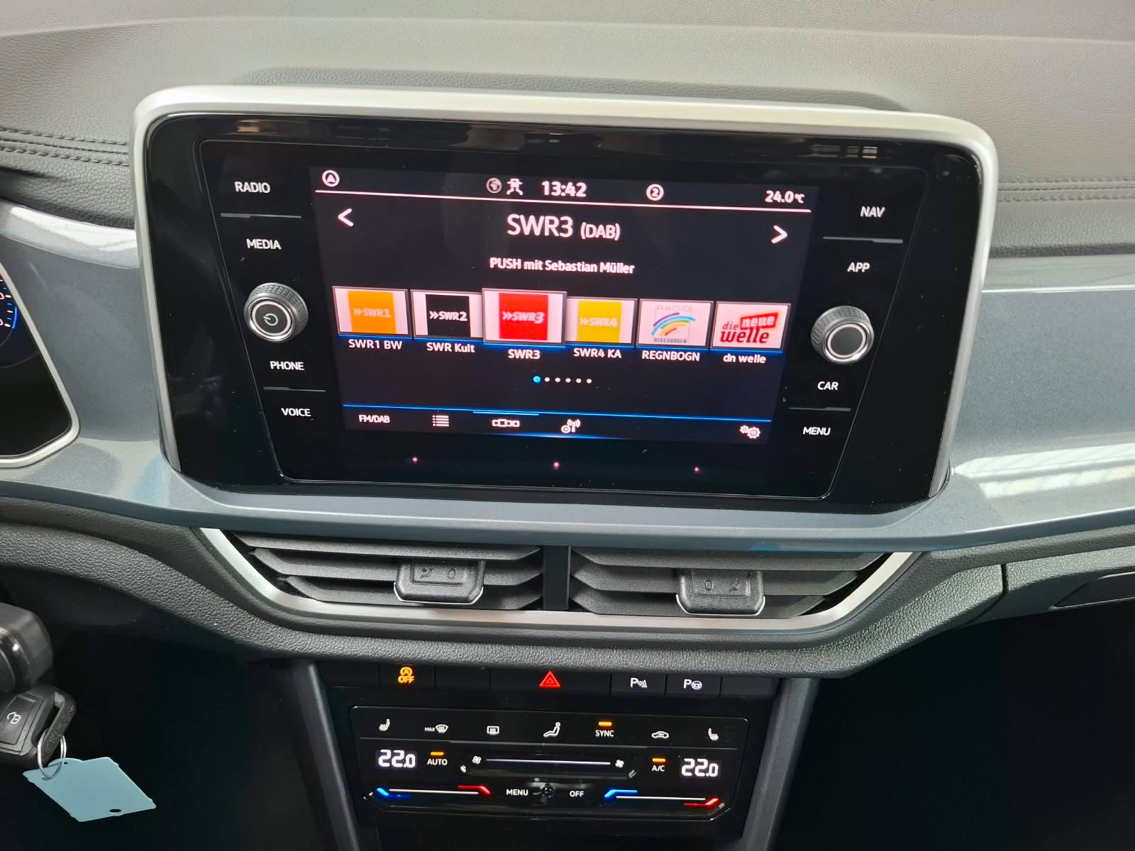 Fahrzeugabbildung Volkswagen T-Roc Style 1,5 TSI DSG +ACC+LED+IQ.Drive+Kamera