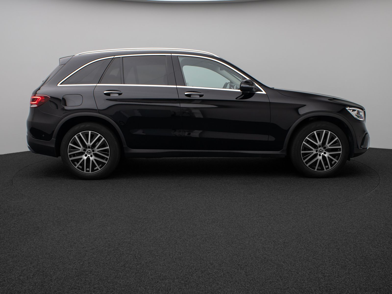 Fahrzeugabbildung Mercedes-Benz GLC 300 4Matic 9G-TRONIC Standhzg PDC LED AHK