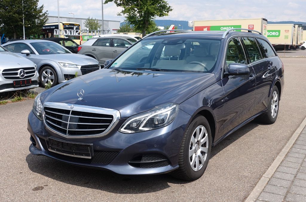 Image of Mercedes-Benz E 300