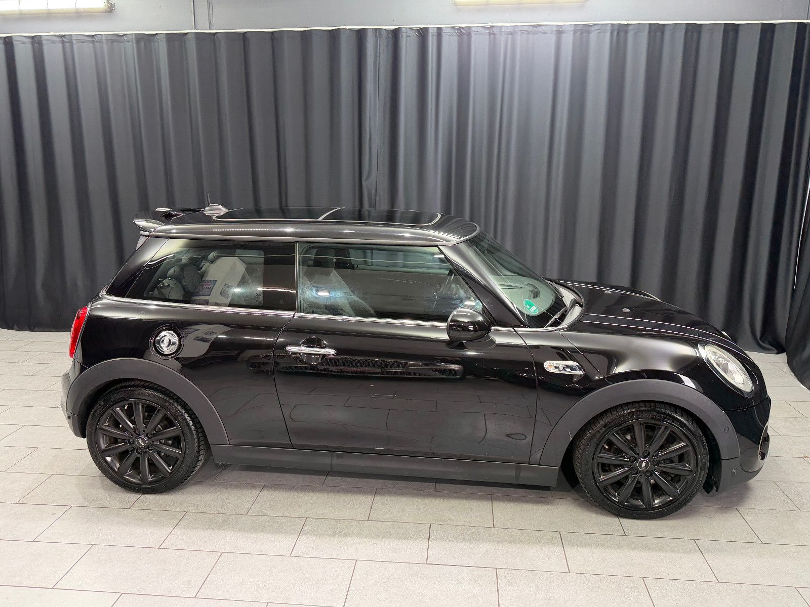 Fahrzeugabbildung MINI MINI Cooper S |1.HAND|AUTOMATIK|PANO