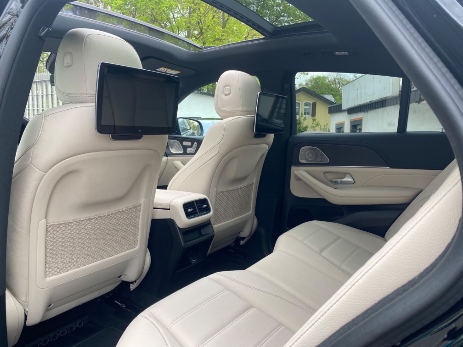 MERCEDES-BENZ GLE350e *AMG*Pano*Distr*Burmester*Night*TV* 360°