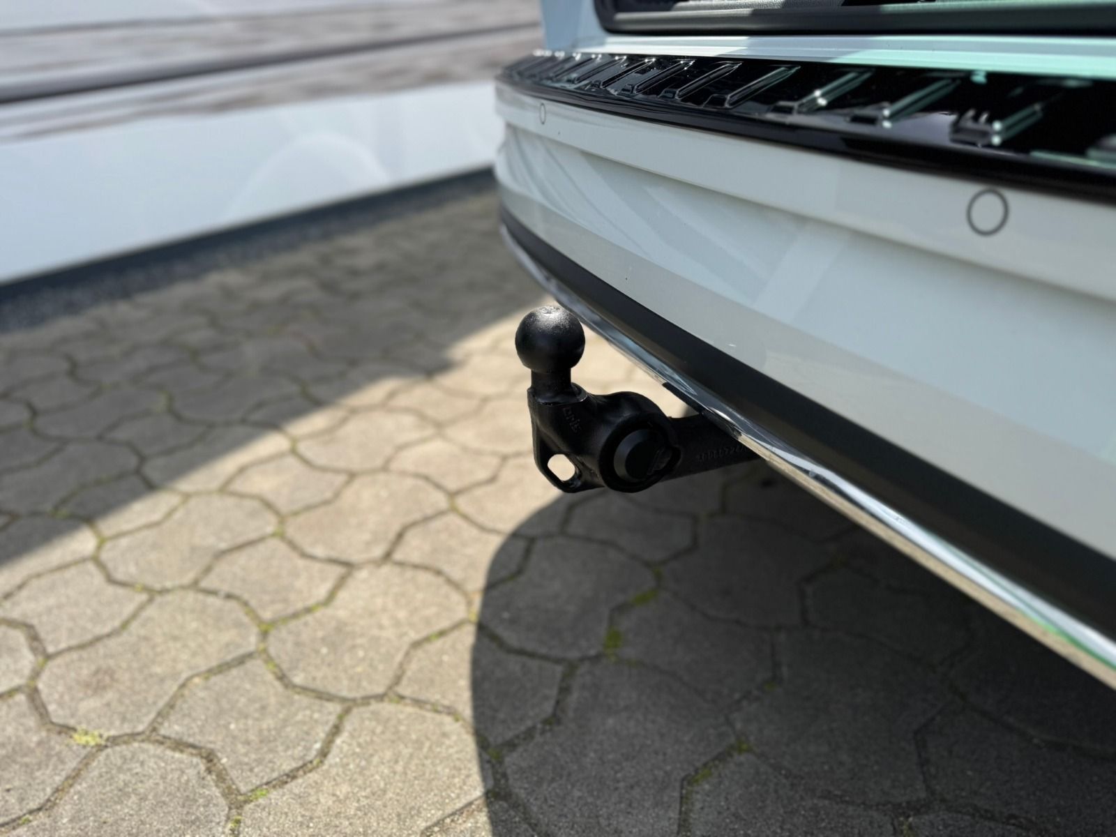 Fahrzeugabbildung SKODA Karoq Sportline 1.5TSI DSG*RFK*AHK*SideAss*eHeck