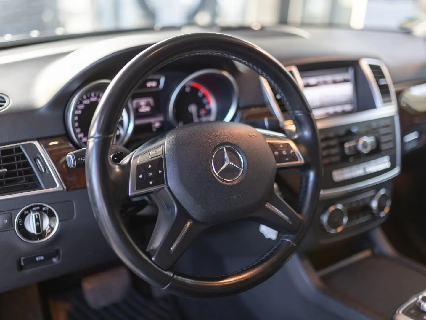 Mercedes-Benz ML 350 CDI 4MATIC Memory,Bi-Xenon,COMAND,1.Hand!
