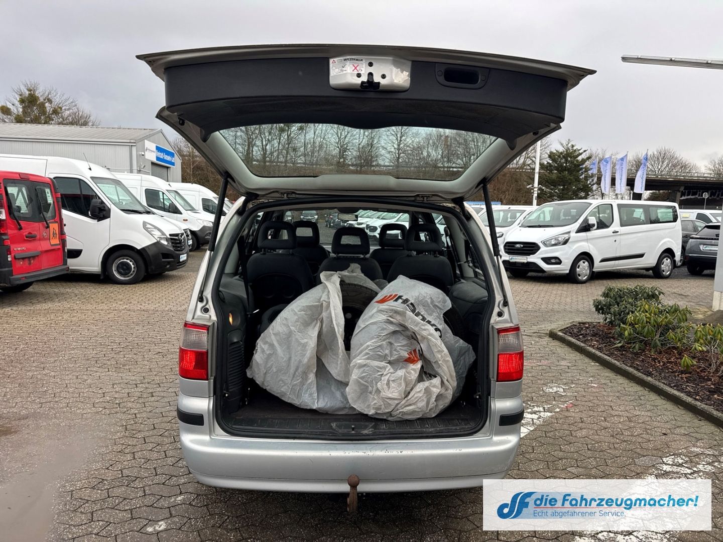 Fahrzeugabbildung Ford Galaxy Trend AHK Klima Beheizb. Frontsch *EXPORT